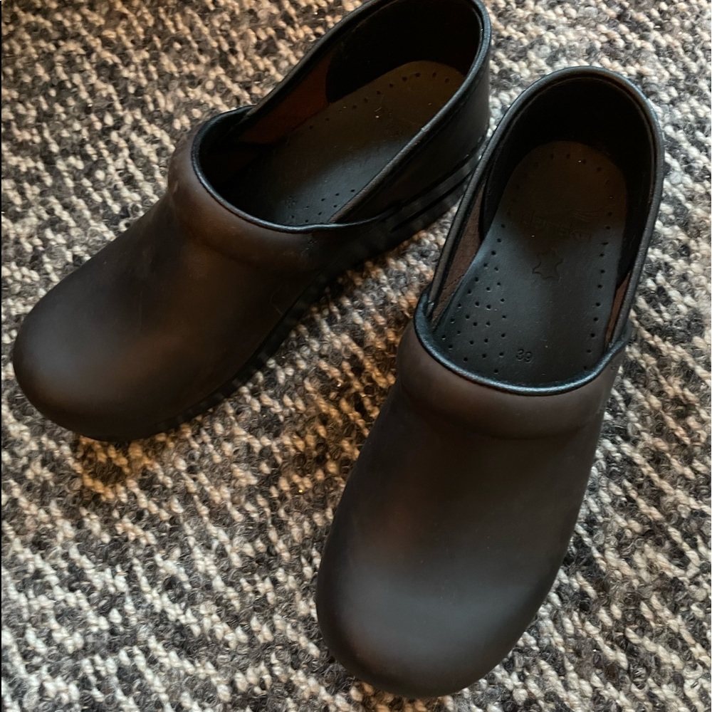 Dansko professional clogs- brown 39